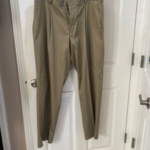 Like new Nike golf tour performance 38 x 32 pants dry fit